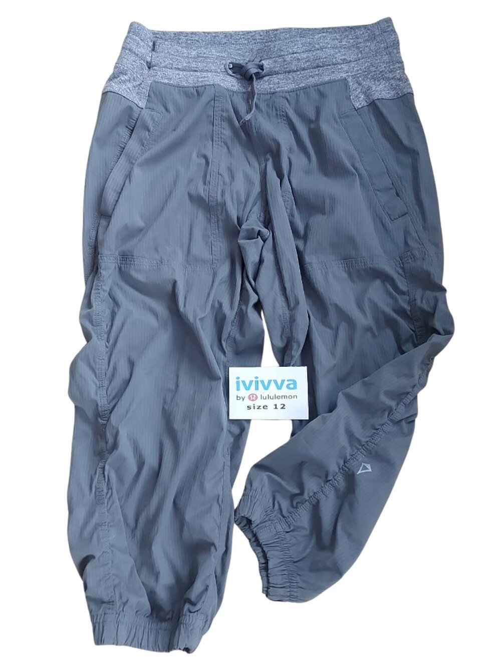 Ivivva Girl by Lululemon 🍋Live to Move Crop Grey pockets drawstring size 12